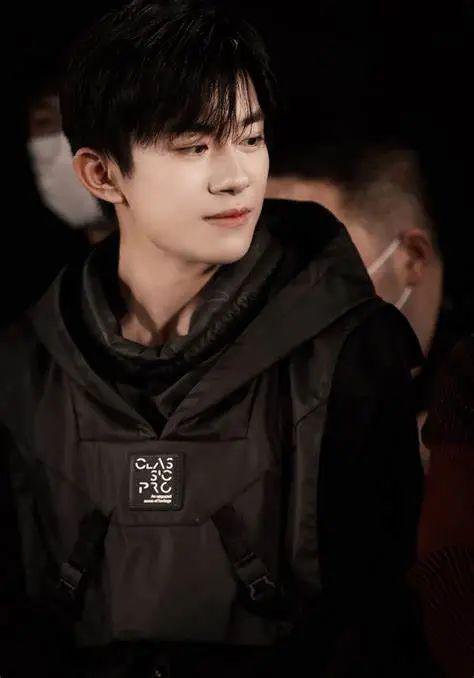 娱乐圈吃瓜爆料杨洋恋爱,娱乐圈新恋情引发热议